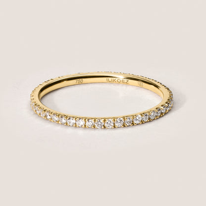 Zeitloser 18 Karat Gold Eternity Ring, besetzt mit ethischen Diamanten, symbolisiert ewige Liebe und Eleganz, handgefertigt von Ilikoez